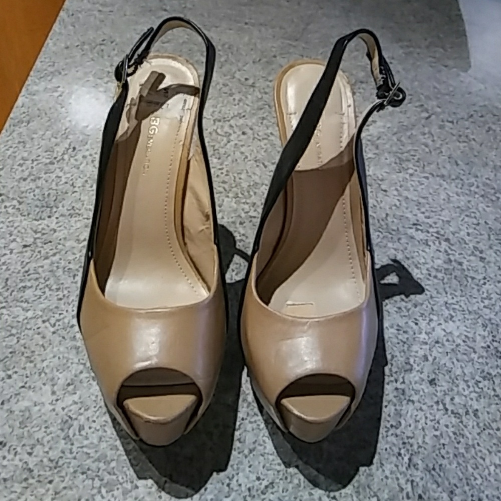 BCBG color block sling back pumps.